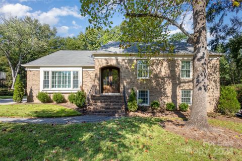 2331 Valencia Terrace sold home in Governors Square, Charlotte, NC