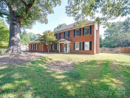 14307 Phillips Road sold home in Oakcroft, Matthews, NC