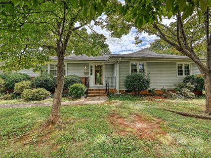 2142 Regent Court sold home in Sedgefield, Gastonia, NC