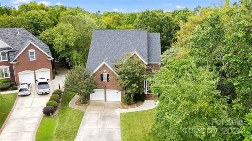 13811 Ballantyne Meadows Drive