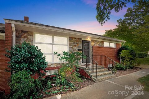 4527 Woodlark Lane