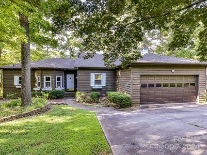 7105 Lakeside Drive