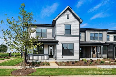 97 Seven Oaks Landing
