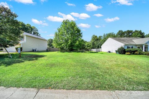 743 Victory Gallop Avenue