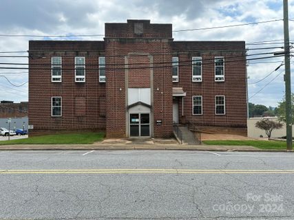 901 Ashe Avenue