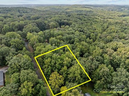 Vacant Tanglewood Drive sold home in Woodcrest, Albemarle, NC