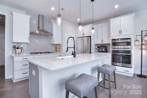 5911 Mantle Way
