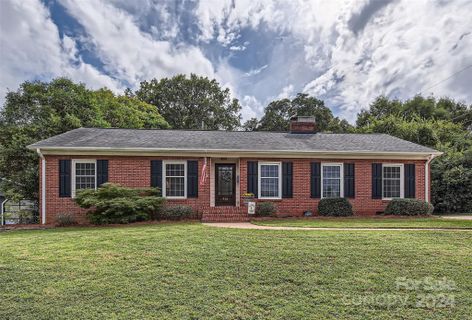 916 Fairbanks Road