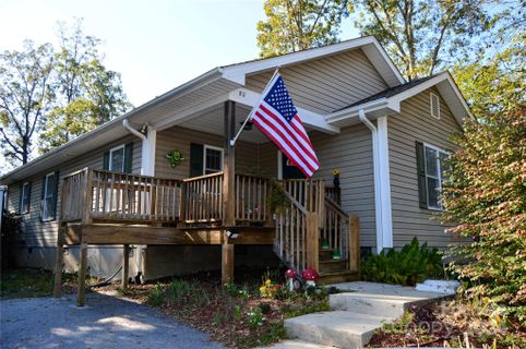 82 Victoria Springs Drive sold home in Three Seeds, Flat Rock, NC