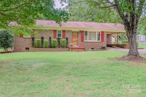 1905 26th Street sold home in Green Acres, Hickory, NC