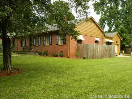 219 Sw Hillside Avenue