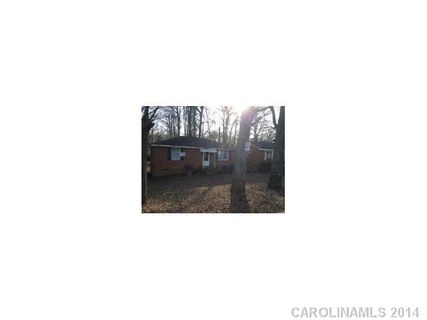 1832 Finchley Drive