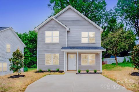 5721 2nd Street sold home in Todd Park, Charlotte, NC