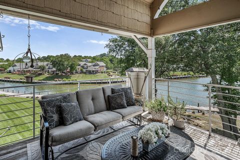 18641 Harborside Drive
