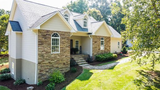 104 Horse Shoe Lane sold home in Country Retreat, Morganton, NC