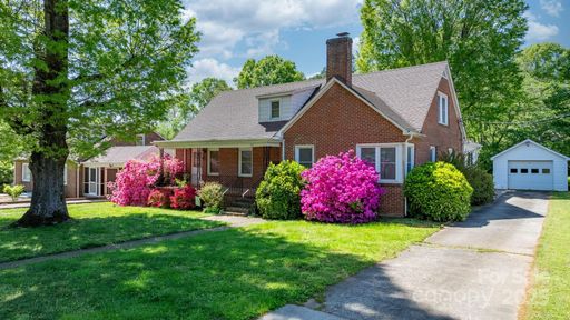 112 S 2nd Avenue sold home in Boyd Heights, Maiden, NC