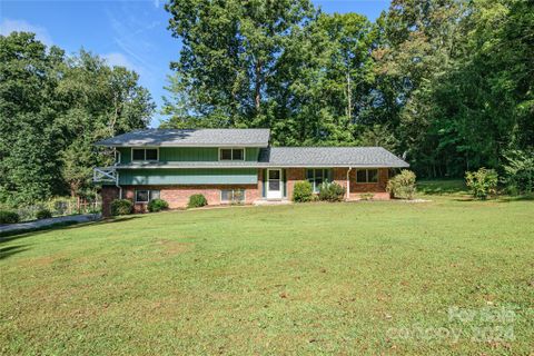 113 Brightwater Heights Drive sold home in Brightwater Heights, Hendersonville, NC