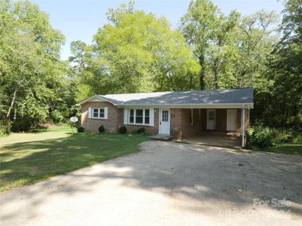 2216 4th Street Street 27c sold home in E P Huffman, Hickory, NC