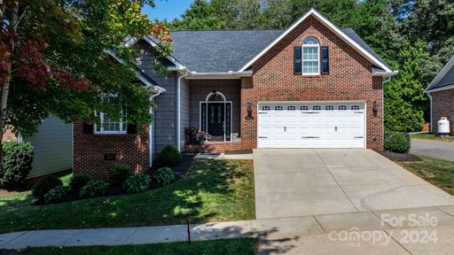 4230 Pickering Drive sold home in Thornbury Village, Hickory, NC