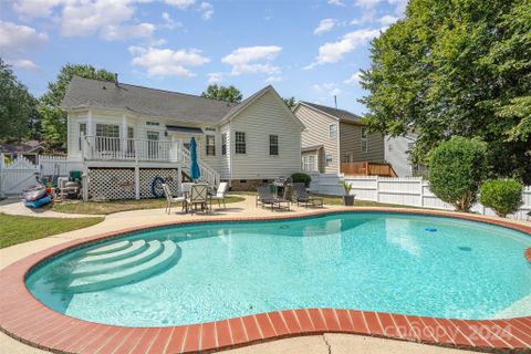 11908 Little Stoney Court sold home in Robyns Glen, Charlotte, NC