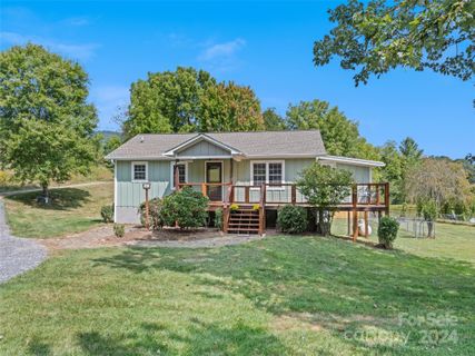 145 L E Meadows Drive sold home in L & E Meadows, Waynesville, NC