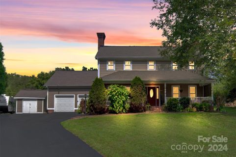 1135 37th Avenue Drive sold home in Falling Creek, Hickory, NC