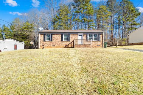 1816 Alpine Drive sold home in North Woods, Kings Mountain, NC