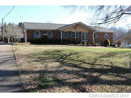 6220 Lynwood Drive