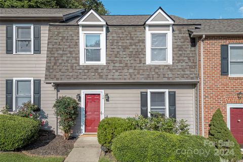 14 Sleepy Hollow Lane sold home in Sleepy Hollow, Swannanoa, NC