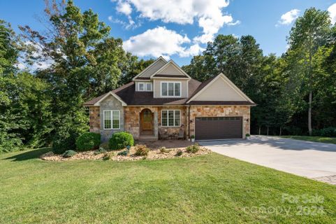 1936 46th Avenue Drive sold home in Forest Creek Estates, Hickory, NC