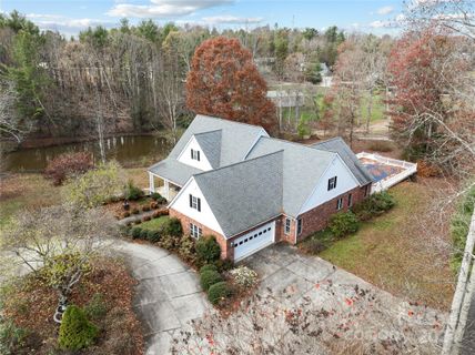 38 Southern Visions Drive pending home in Southern Visions, Hendersonville, NC