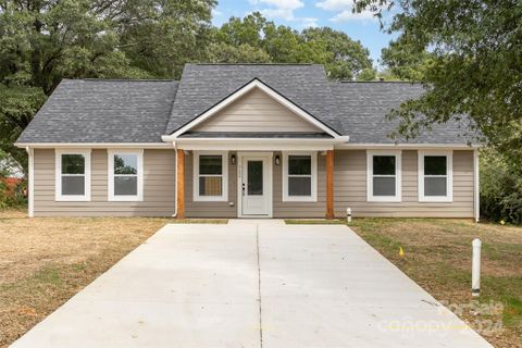722 Thera Drive sold home in Sugar Creek, Charlotte, NC