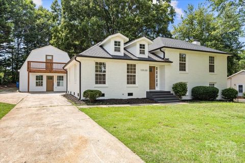 13530 Four Oaks Lane sold home in Idlewood, Matthews, NC