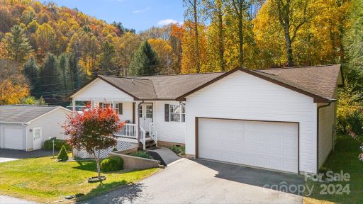 131 Pinellas Lane sold home in Fox Run Meadows, Waynesville, NC