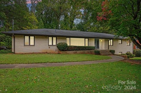 115 Chevron Drive