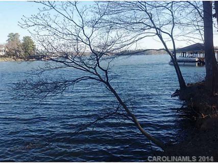 2735 Harbour Pointe Court 10 sold home in Lakepointe, Sherrills Ford, NC