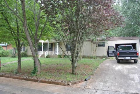6811 Aerowood Circle
