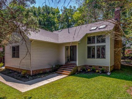 8294 Scarlet Oak Circle