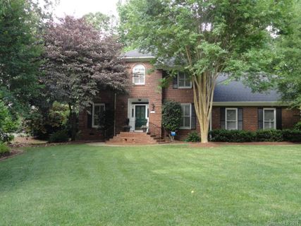 323 Rose Arbor Lane sold home in Greygate, Matthews, NC