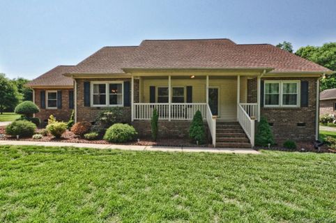 8407 Willow Oak Lane