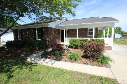 3362 Farm Lake Drive