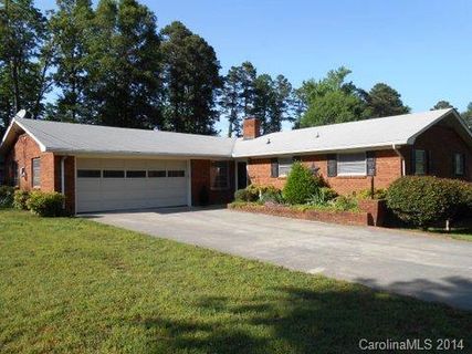 138 Greenview Drive 86-89