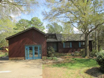 712 Ottawa Drive