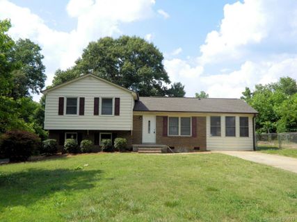 100 Rockledge Drive sold home in Tablerock, Gastonia, NC