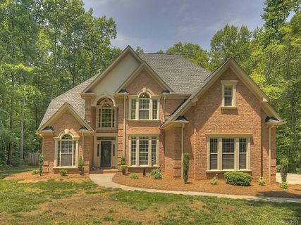 7513 Walnut Crest Drive