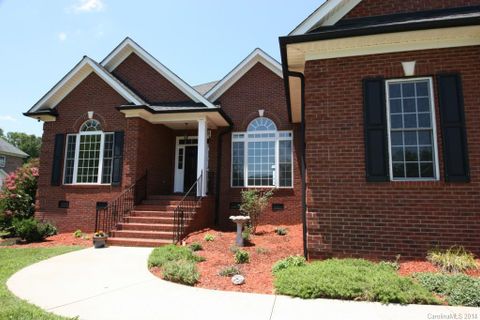 6002 Embassy Court sold home in Court Square, Wesley Chapel, NC