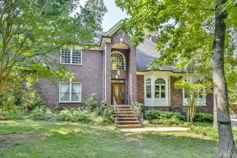 9124 Castle Garden Lane