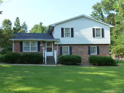 2217 Hollyberry Lane 4/7