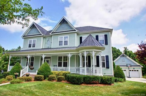 606 Wolfe Street sold home in Old Davidson, Davidson, NC