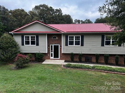 1740 Acorn Avenue sold home in Shady Oaks, Hudson, NC